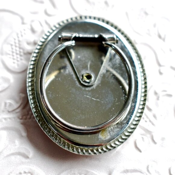 ๐๐ Vintage West German Silver Porcelain Cameo Courting Couple Brooch Clip - Picture 3 of 6